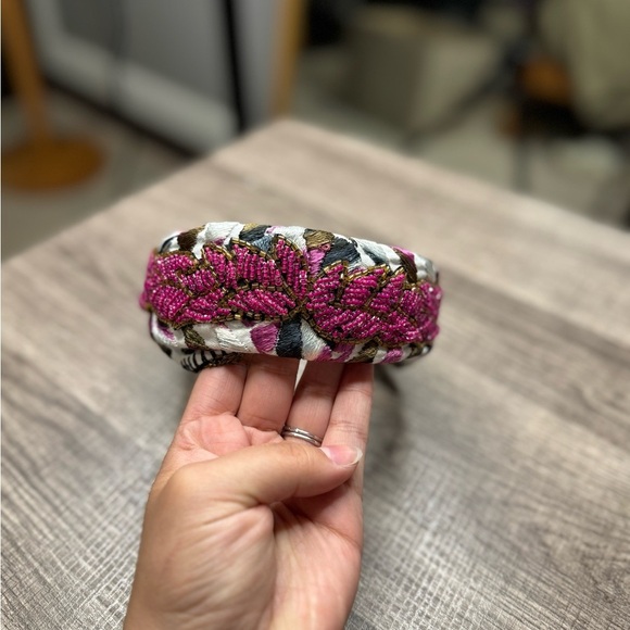 Stylish Pink and White Headband - Picture 3 of 5